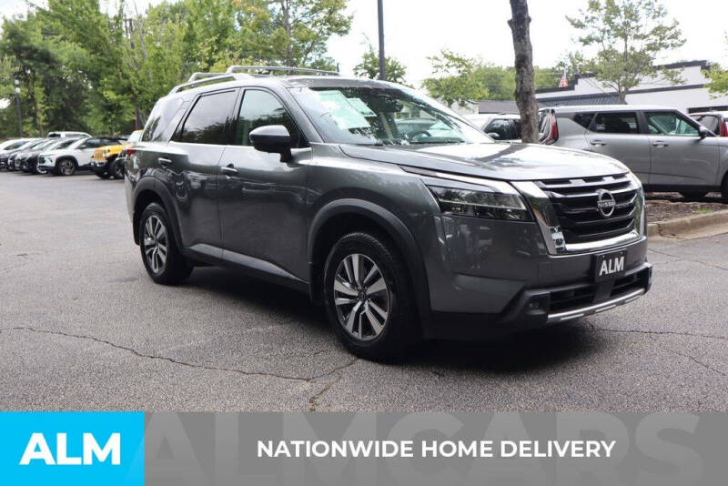 2023 Nissan Pathfinder SL