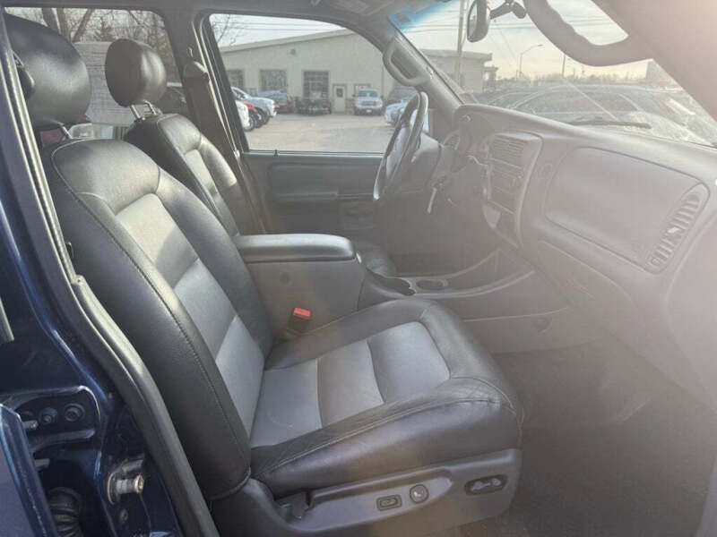 2004 Ford Explorer Sport Trac