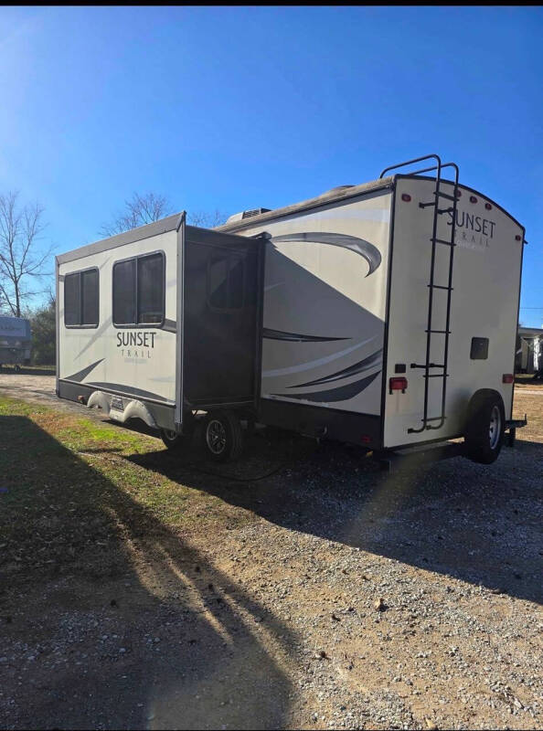 2017 Crossroads RV Sunset Trail