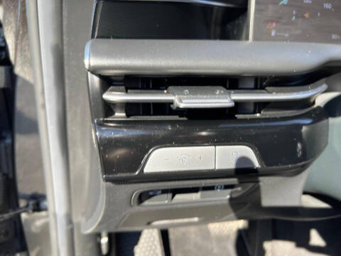 2025 Genesis G80 2.5T