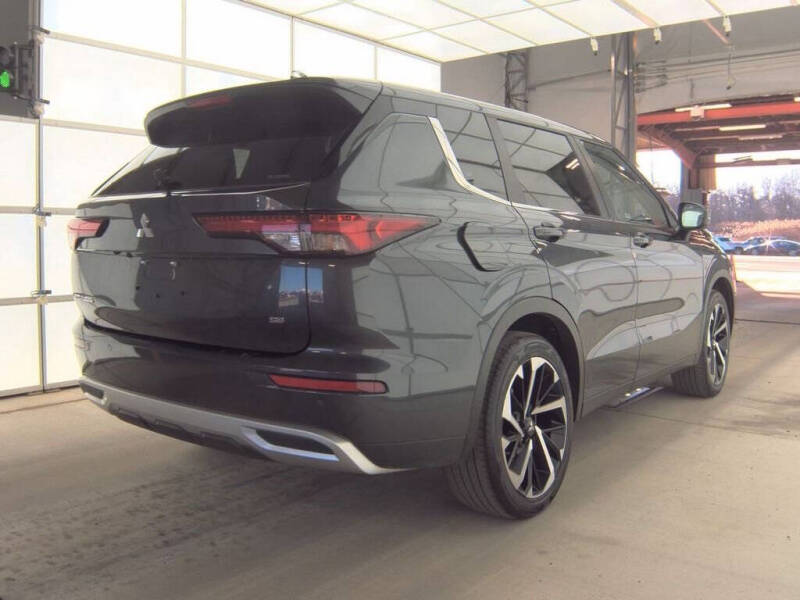 2024 Mitsubishi Outlander SE