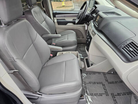 2012 Volkswagen Routan