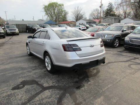 2018 Ford Taurus SEL
