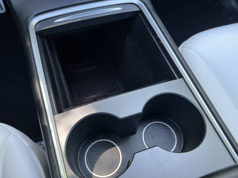 2024 Tesla Model Y Performance