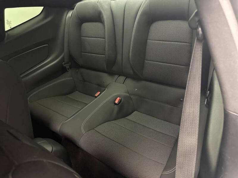 2017 Ford Mustang V6