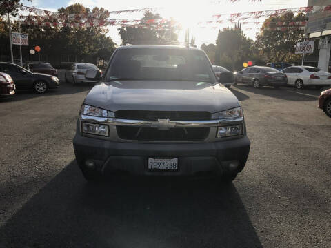 2003 Chevrolet Avalanche for sale at RA Auto Wholesale LLC in San Jose CA