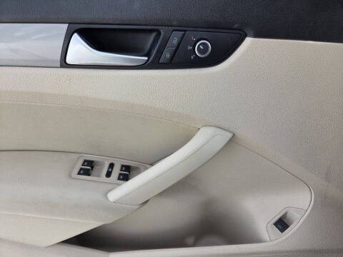 2015 Volkswagen Passat 1.8T Limited Edition