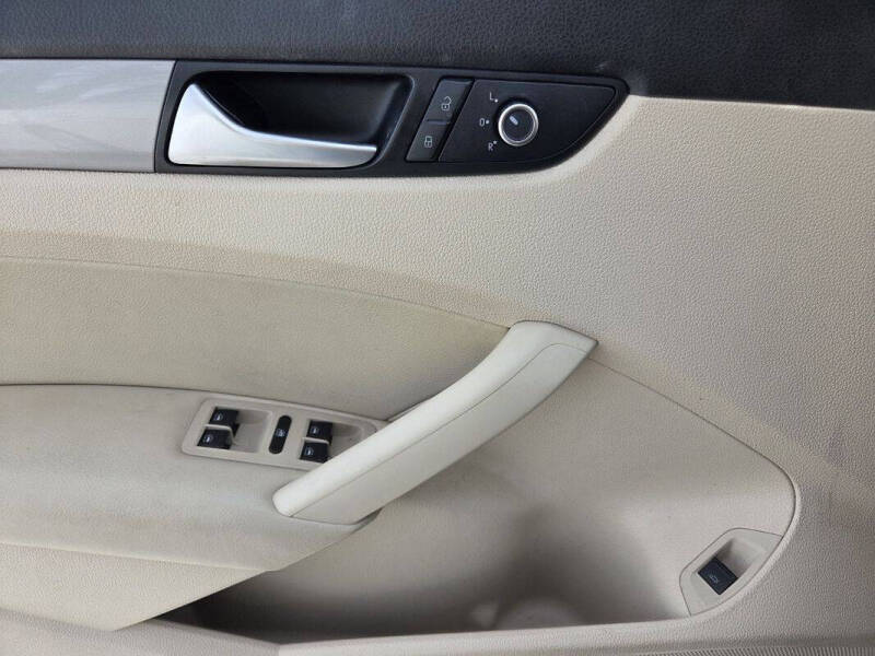 2015 Volkswagen Passat 1.8T Limited Edition