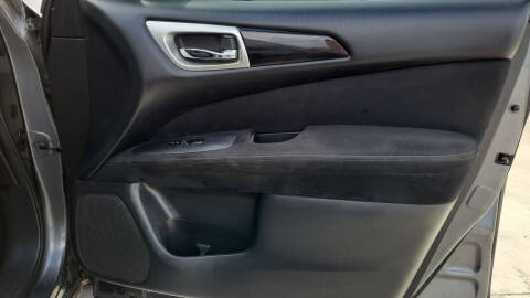 2016 Nissan Pathfinder SV