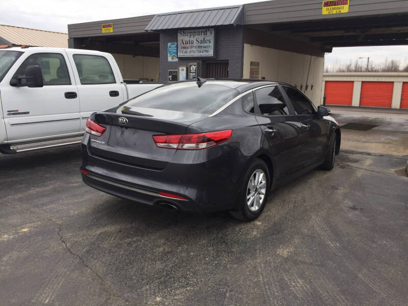 2018 Kia Optima LX photo 3