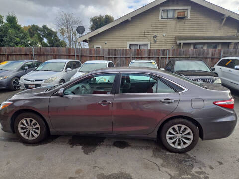 2017 Toyota Camry LE