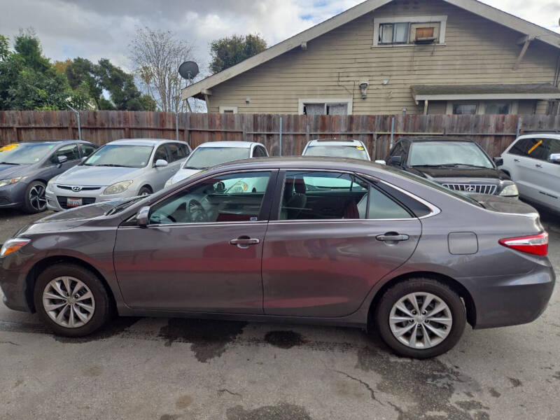 2017 Toyota Camry LE