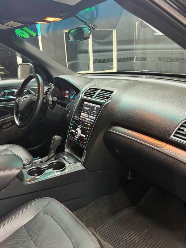 2016 Ford Explorer Sport