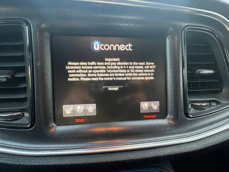 2016 Dodge Challenger 392 HEMI Scat Pack Shaker