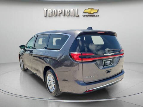 2023 Chrysler Pacifica Touring L