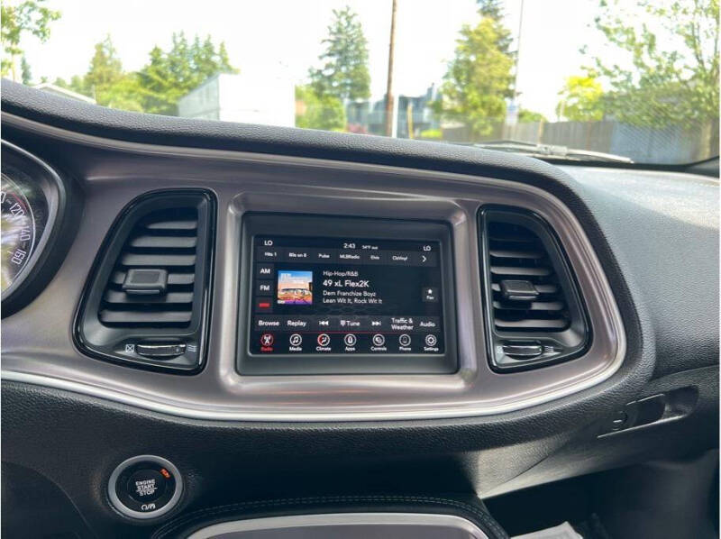 2021 Dodge Challenger SXT