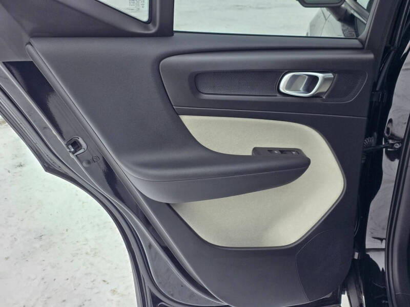 2021 Volvo XC40 T5 Momentum