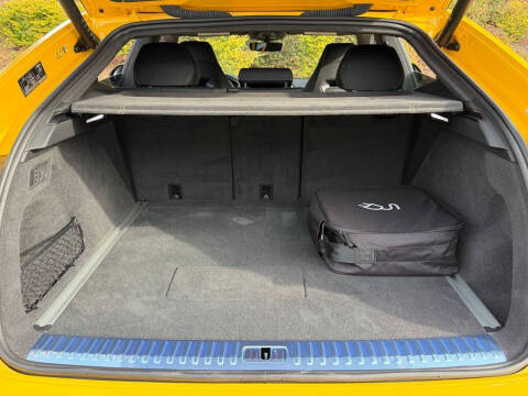 2025 Lamborghini Urus SE