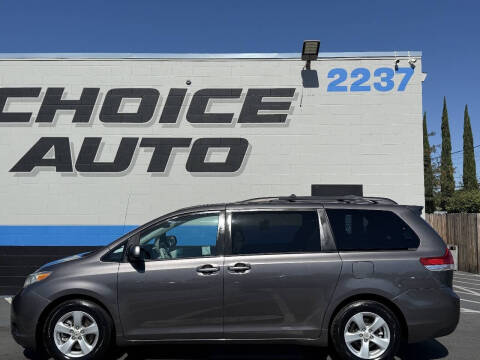 2012 Toyota Sienna LE 8-Passenger