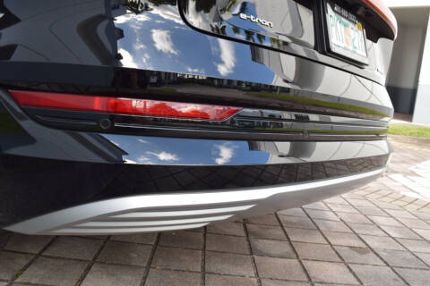 2022 Audi e-tron quattro Premium