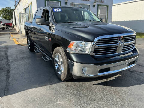 2017 RAM 1500 SLT