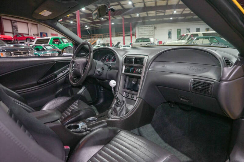 2004 Ford Mustang Mach 1 Premium