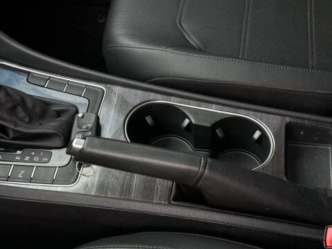 2017 Volkswagen Passat 1.8T SE