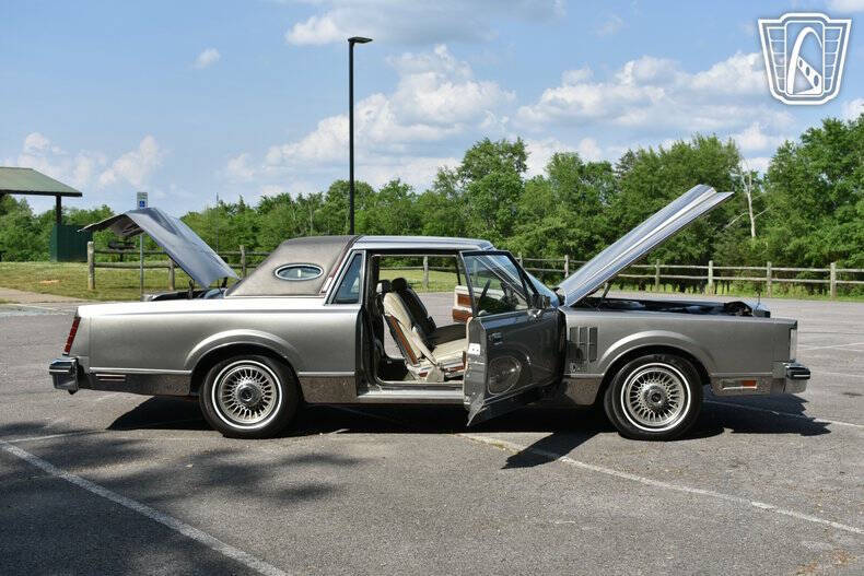 1981 Lincoln Mark VI