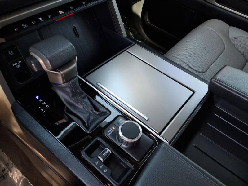 2023 Toyota Sequoia SR5