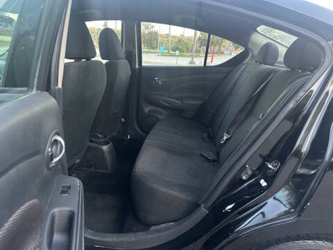 2018 Nissan Versa SV