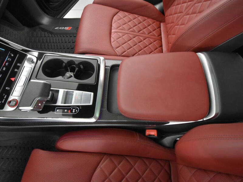 2024 Audi SQ7 4.0T quattro Premium Plus