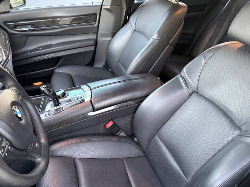 2015 BMW 7 Series 750i