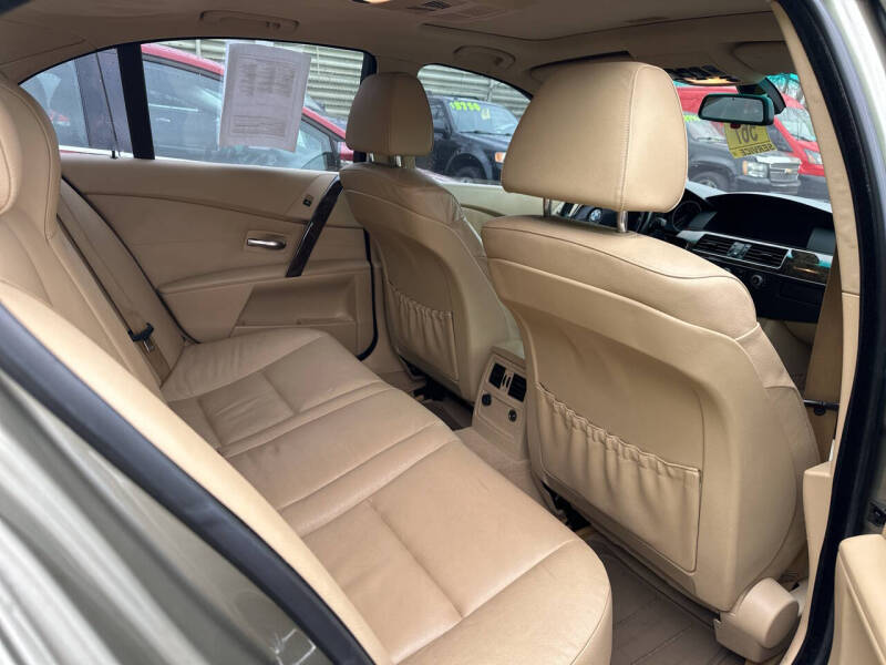 2004 BMW 5 Series 525i