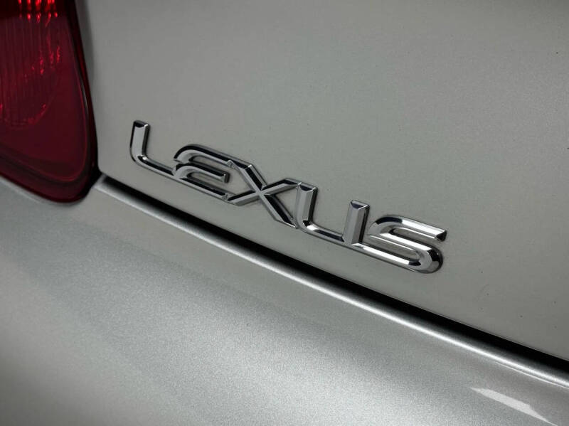2005 Lexus SC 430