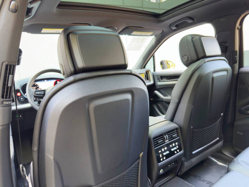 2024 Porsche Cayenne S