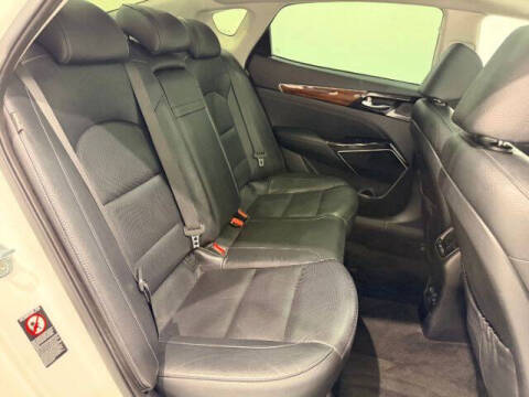 2017 Kia Cadenza Premium