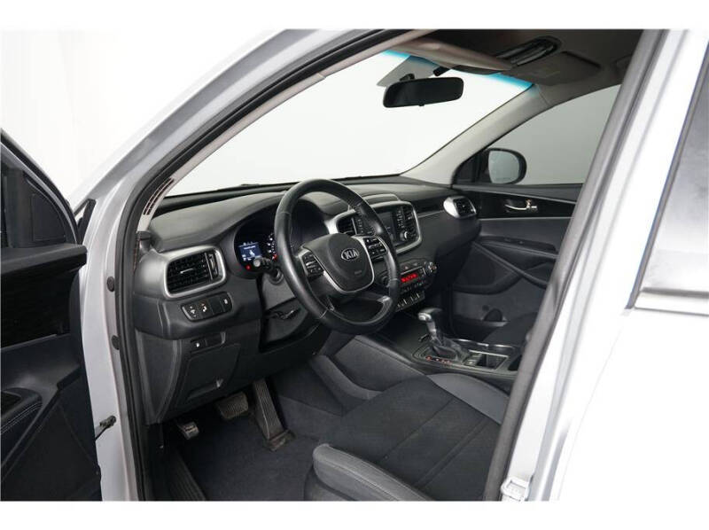 2020 Kia Sorento S V6