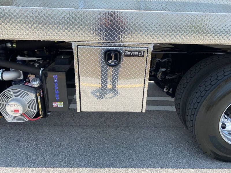 2015 Freightliner M2 106