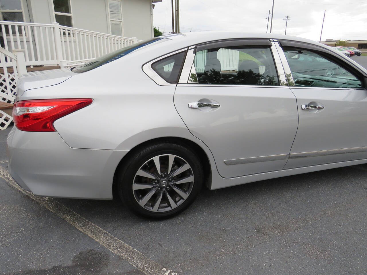 2017 Nissan Altima for sale at Colbert's Auto Outlet in Hickory, NC