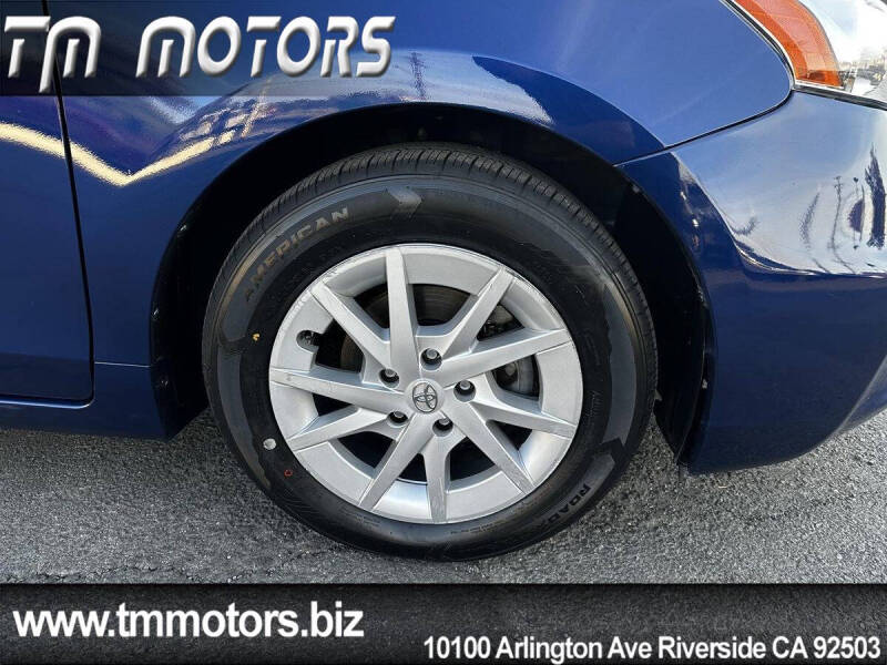 2013 Toyota Prius v Three