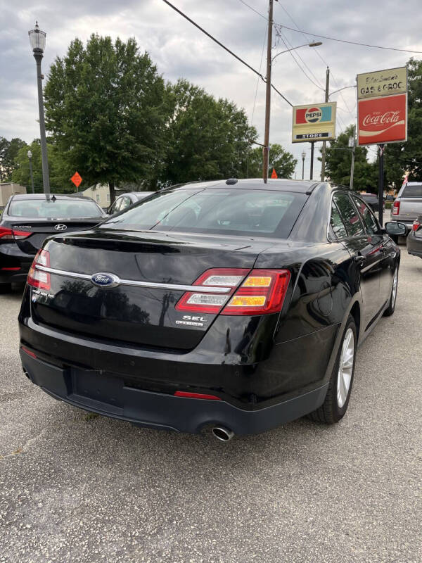 2015 Ford Taurus SEL