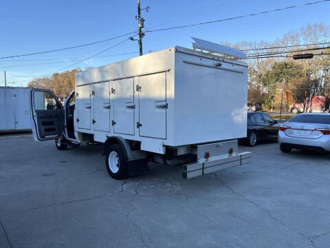 2017 Ford E-Series E-450 SD