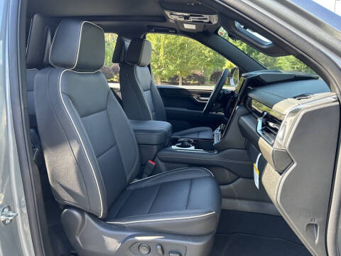 2025 GMC Yukon Elevation