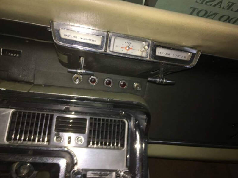 1964 Ford Thunderbird