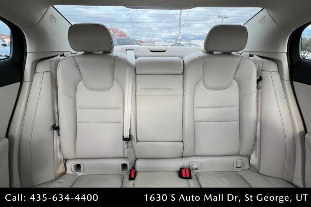 2022 Volvo S60 B5 Momentum