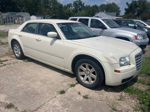 2006 Chrysler 300 for sale at HEDGES USED CARS in Carleton MI