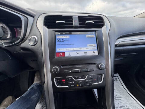 2017 Ford Fusion SE