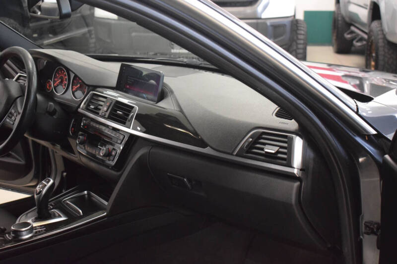 2018 BMW 3 Series 330i