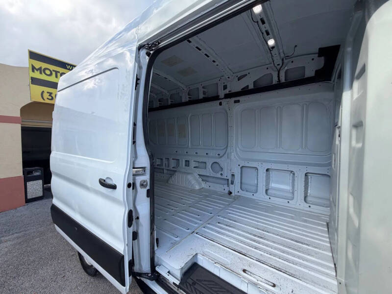 2023 Ford Transit 250