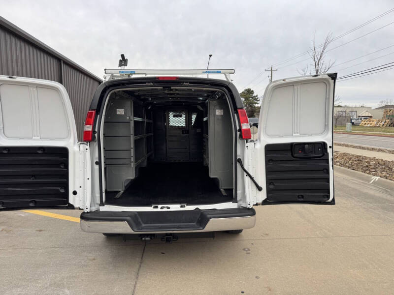 2023 GMC Savana 2500